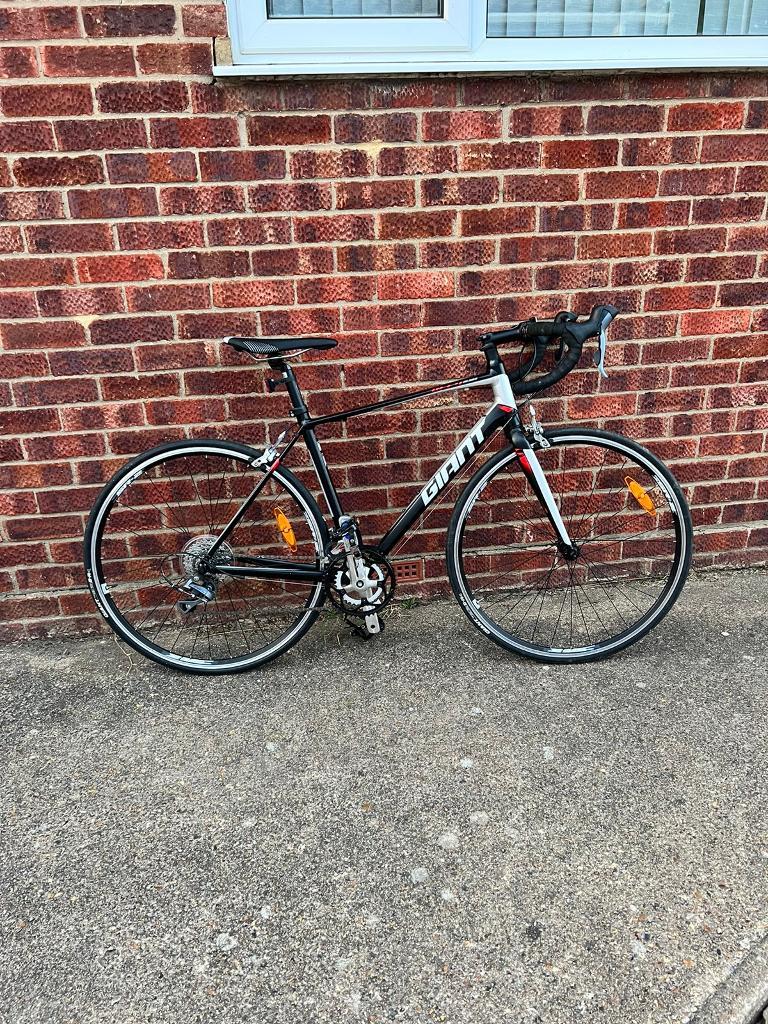 Giant defy 5 | in Clacton-on-Sea, Essex 